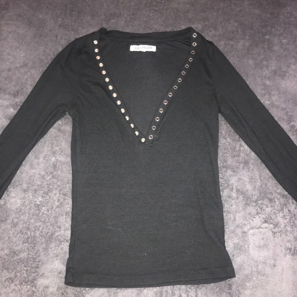 Joah Brown: Black Snap Henley